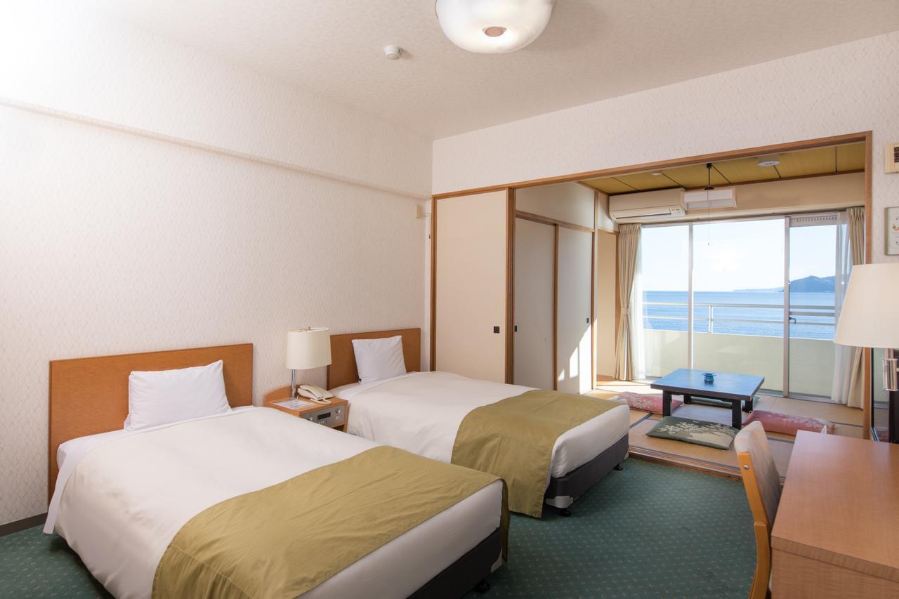 Отель Wisterian Life Club Atami Атами Экстерьер фото